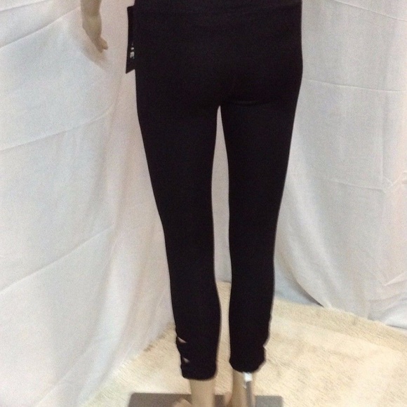 Yelete Women's Black Stretch Leggings Size Medium - Picture 1 of 3